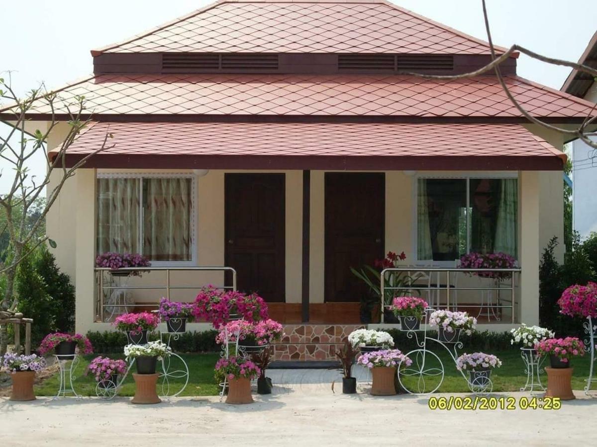Pennaung Resort Bueng Kan Exteriör bild